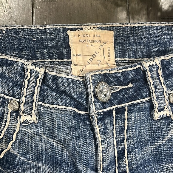 Women's Blue Jeans with Embellished Pockets - Picture 9 of 11